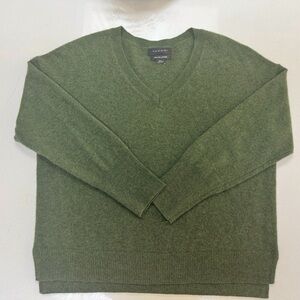 Tahari Women’s Cashmere V-Neck Sweater